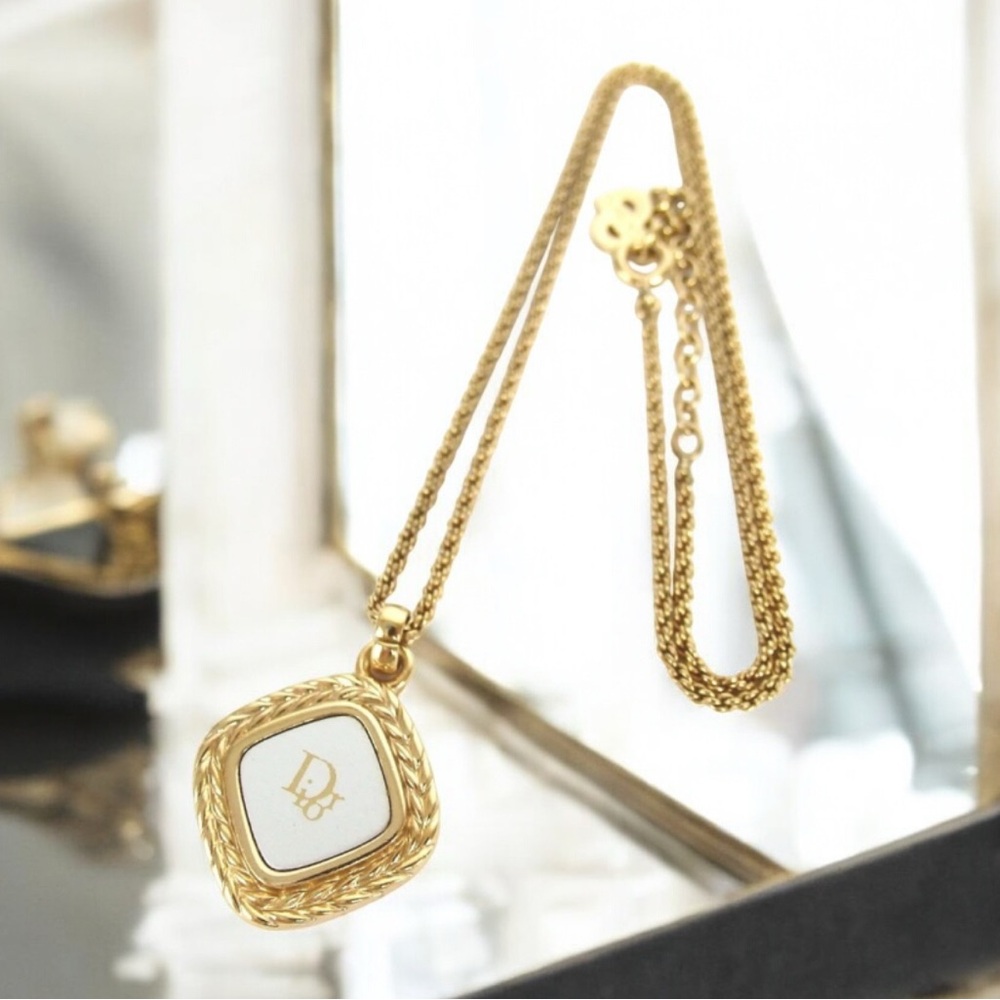 DIOR Signature Logo Necklace- Germany π - Picture 2 of 11
